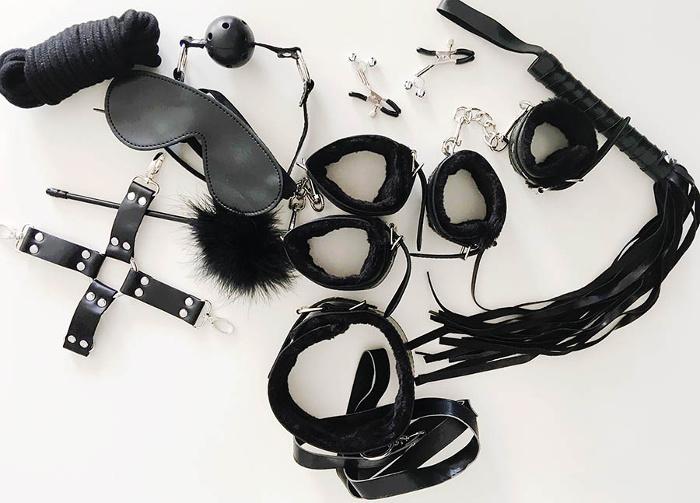 Desetidílná BDSM sada Basic X Recenze desetidílné BDSM sady Basic X